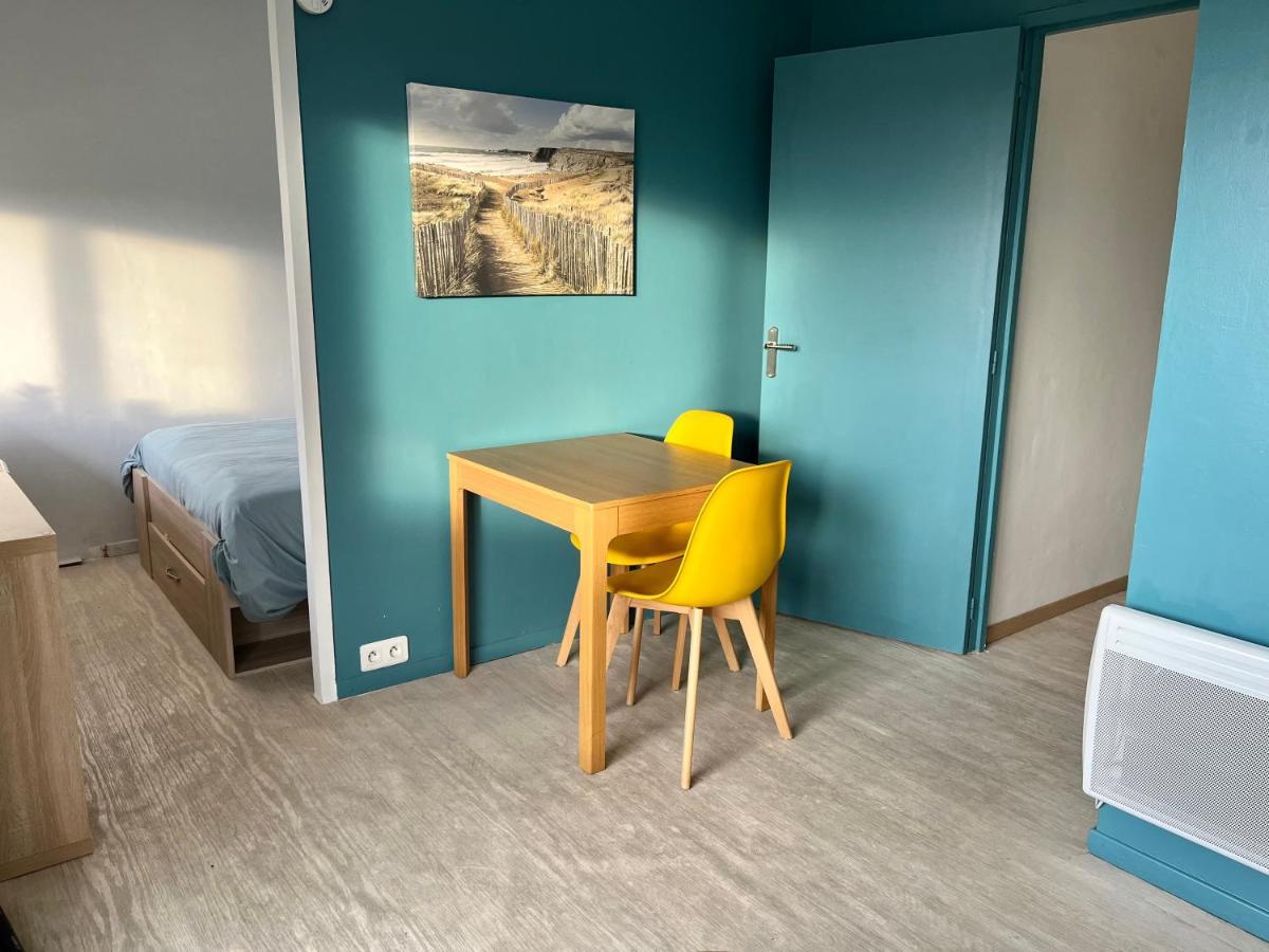 דירות קורסיי-סור-מר Studio Avec Chambre - Balcon Et A 20M De La Mer מראה חיצוני תמונה